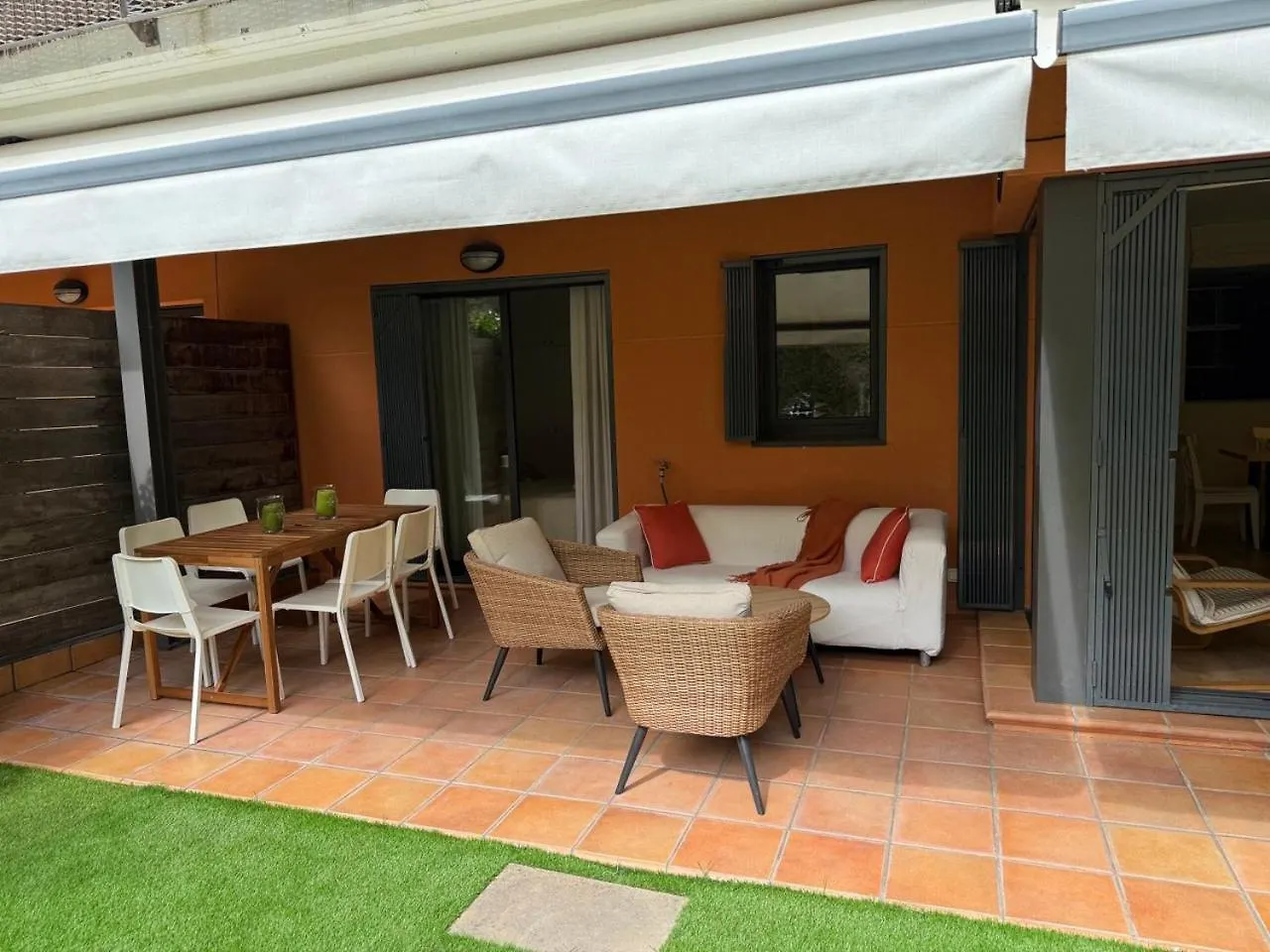 Apartment With Garden And Terrace 료렛 드 마르