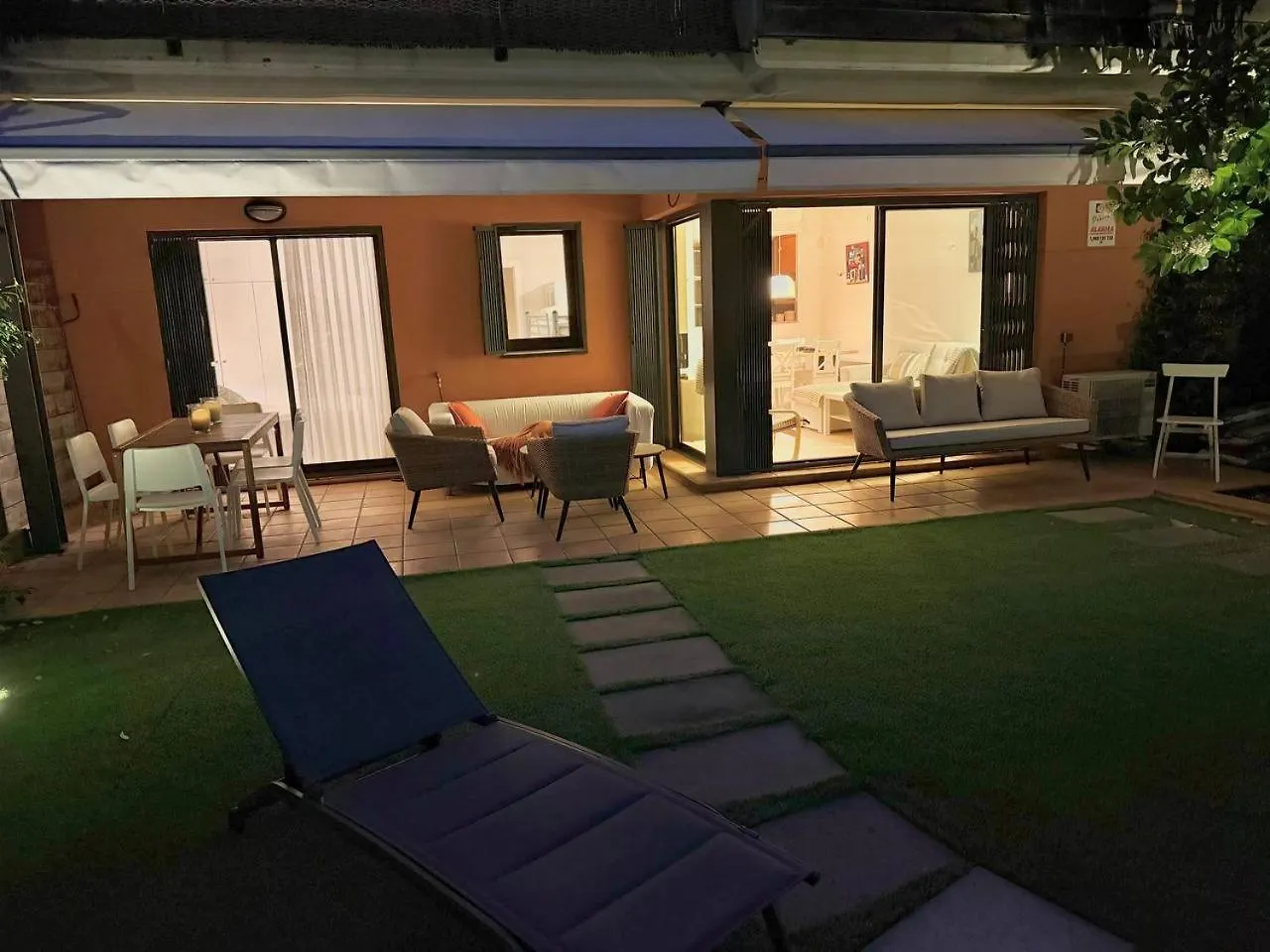Apartment With Garden And Terrace 료렛 드 마르